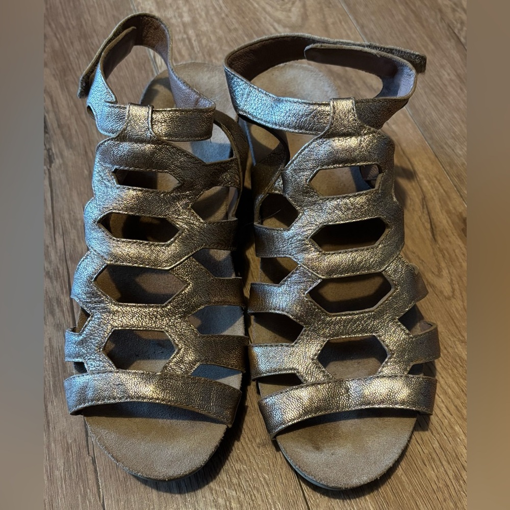 Dansko Gold Sandals- Size 10